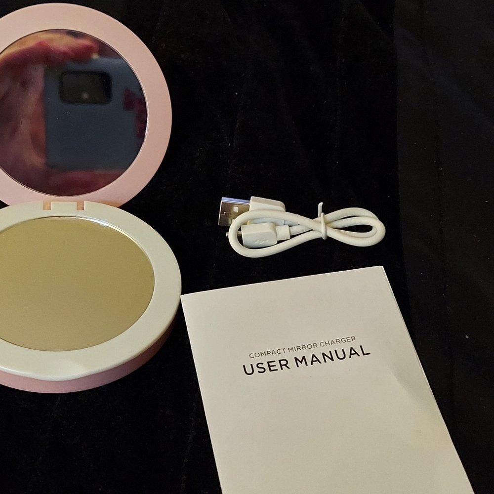 Compact mirror phone charger